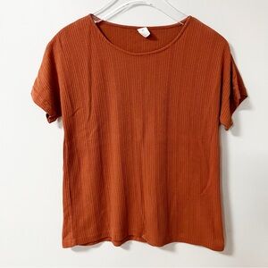 🔻 Kate Quinn | Orange Ribbed Tee L